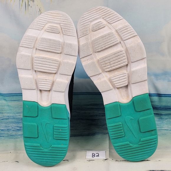 Nike Air Max Motion 2 Womens 8 - Picture 10 of 11